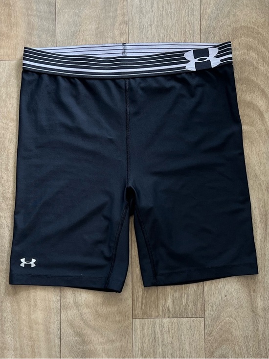 Under Armour Pants - Under Armour HeatGear Bike Shorts Compression Black 7” Inseam Women’s M
